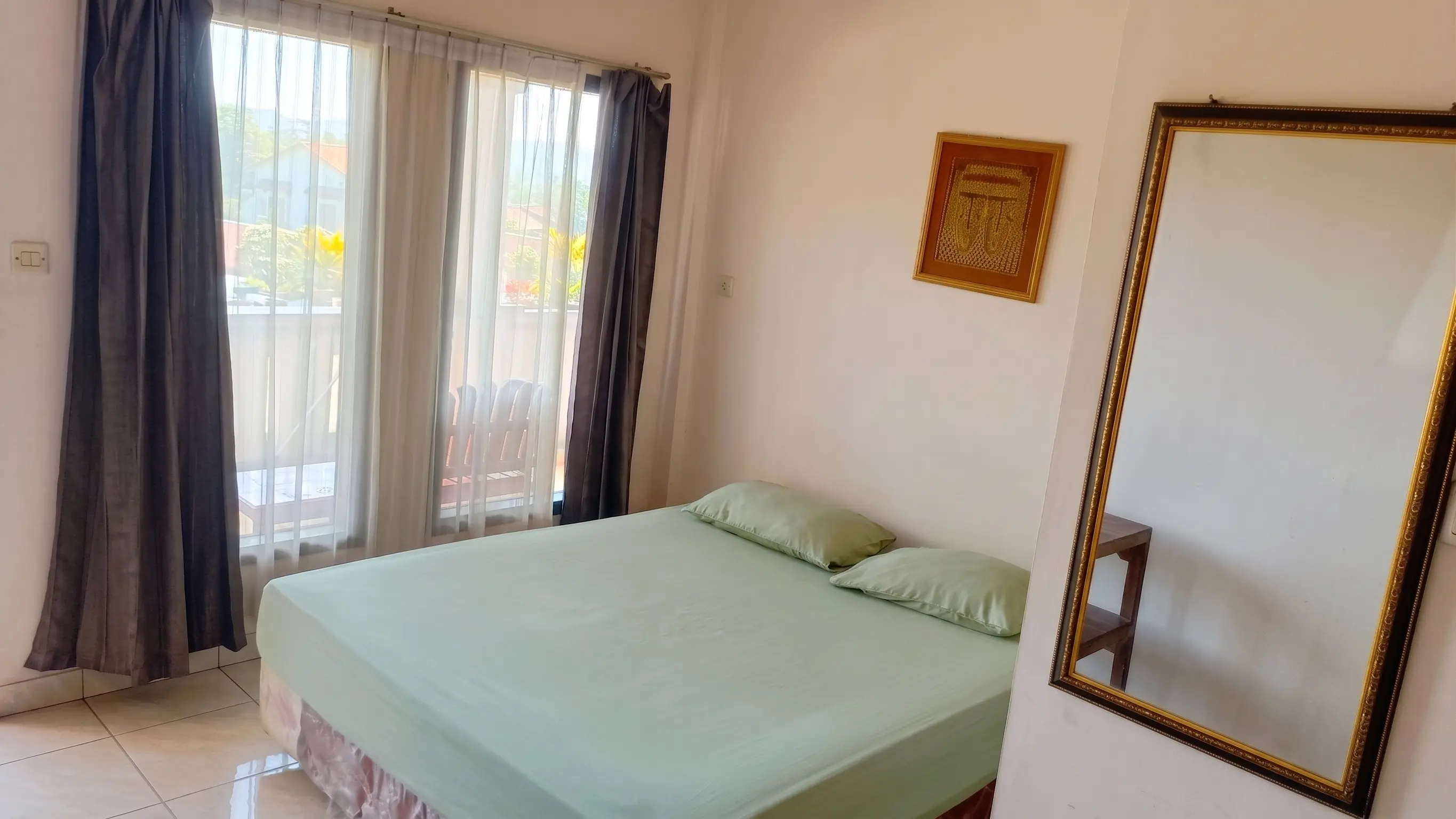 Standard Single Bed